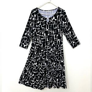 Susan Graver Liquid Knit Black & White Abstract Print Dress - Size: Small